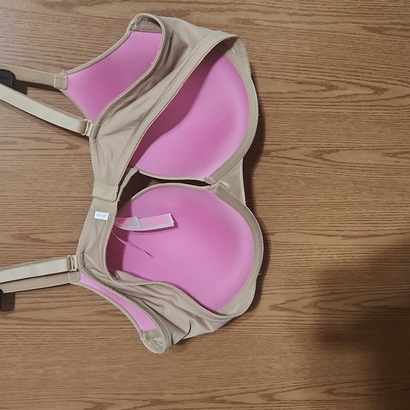 Pink Bra - Picture 3 of 6